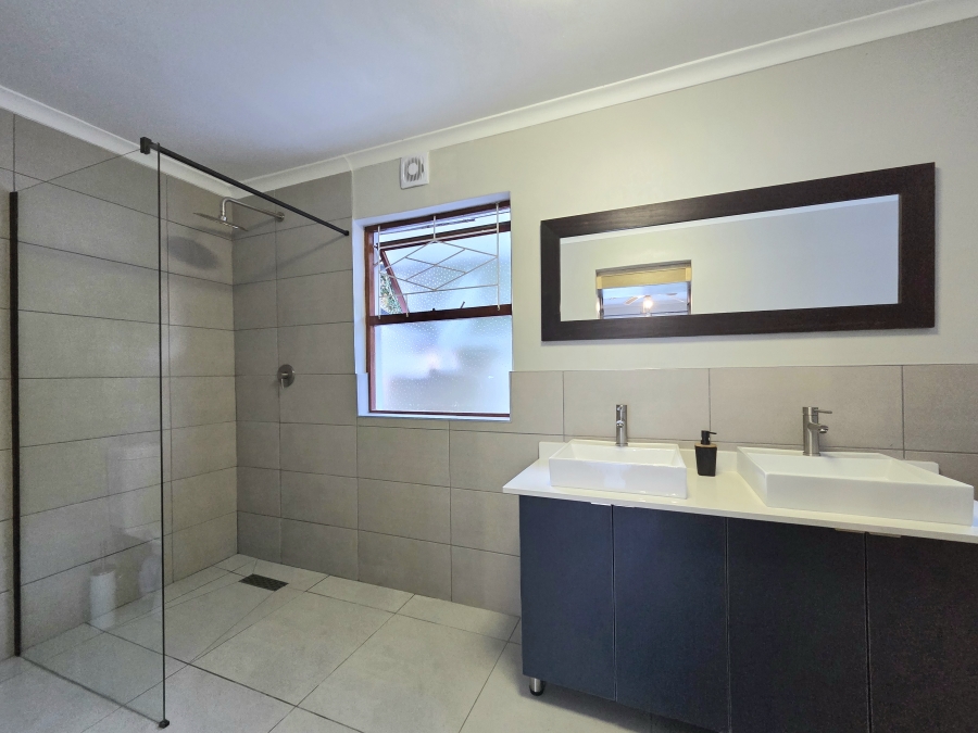 5 Bedroom Property for Sale in Eversdal Western Cape